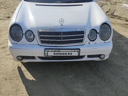 Mercedes-Benz E 230 1996 года за 2 300 000 тг. в Аральск – фото 3