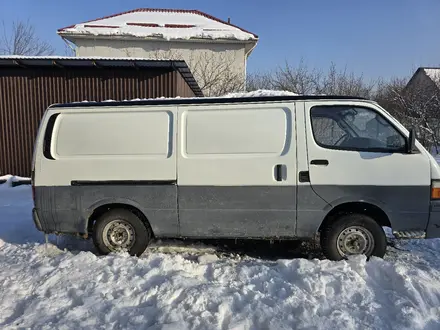 Toyota Hiace 1995 года за 3 000 000 тг. в Алматы