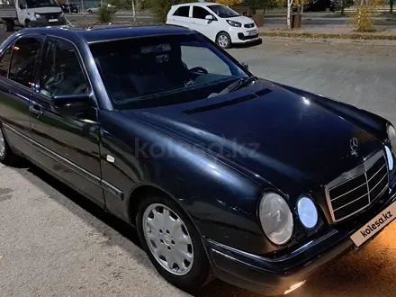 Mercedes-Benz E 230 1998 года за 3 000 000 тг. в Астана – фото 3