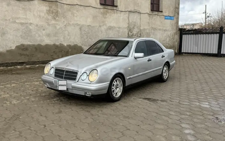 Mercedes-Benz E 230 1996 года за 2 600 000 тг. в Караганда