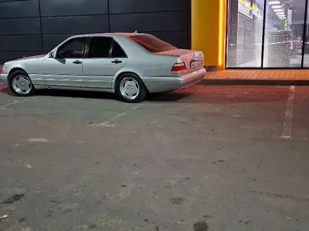 Mercedes-Benz S 320 1997 года за 5 500 000 тг. в Атырау – фото 11