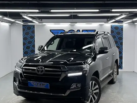 Toyota Land Cruiser 2018 года за 35 000 000 тг. в Астана