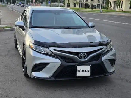 Toyota Camry 2019 года за 11 400 000 тг. в Алматы