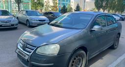 Volkswagen Jetta 2006 года за 3 000 000 тг. в Астана – фото 4