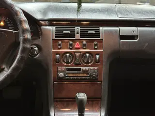 Mercedes-Benz E 280