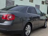 Volkswagen Jetta 2006 годаүшін3 000 000 тг. в Актау – фото 5