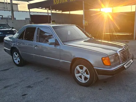 Mercedes-Benz E 230 1990 года за 1 900 000 тг. в Тараз – фото 17