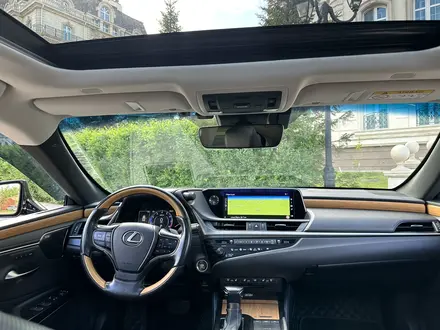 Lexus ES 250 2019 года за 24 500 000 тг. в Астана – фото 3