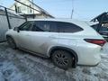 Toyota Highlander 2022 года за 32 000 000 тг. в Уральск – фото 4