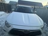 Toyota Highlander 2022 года за 32 000 000 тг. в Уральск