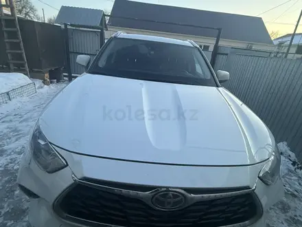 Toyota Highlander 2022 года за 32 000 000 тг. в Уральск