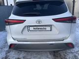 Toyota Highlander 2022 годаүшін32 000 000 тг. в Уральск – фото 2