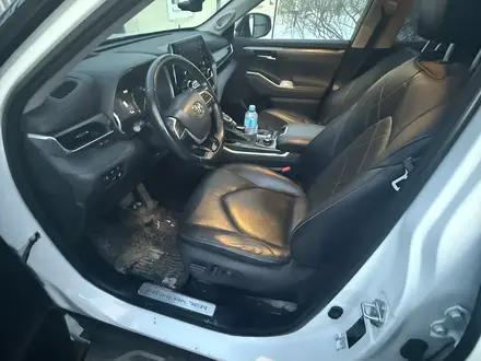 Toyota Highlander 2022 года за 32 000 000 тг. в Уральск – фото 5