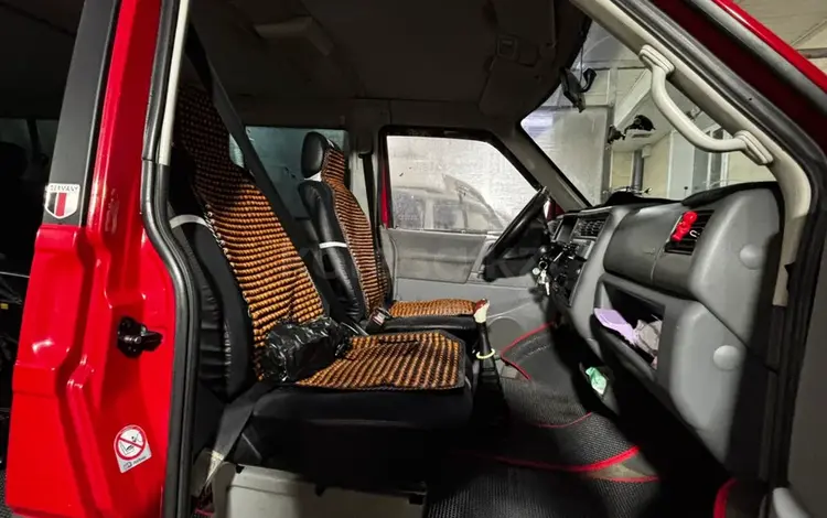 Volkswagen Multivan 1997 года за 4 000 000 тг. в Караганда
