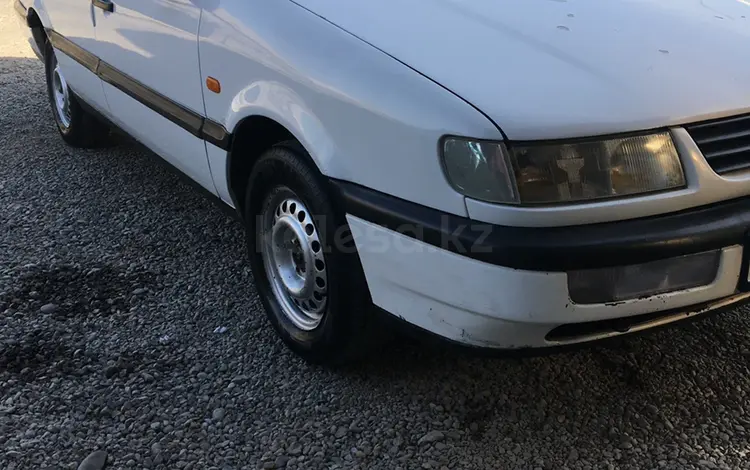 Volkswagen Passat 1994 годаfor850 000 тг. в Шымкент