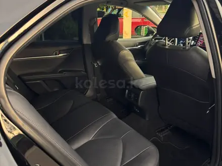 Toyota Camry 2023 года за 15 000 000 тг. в Алматы – фото 8