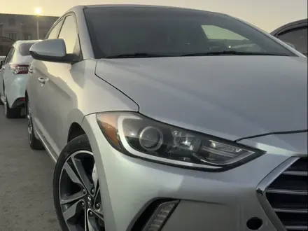 Hyundai Elantra 2018 года за 6 600 000 тг. в Актау