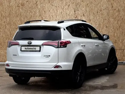 Toyota RAV4 2019 года за 10 599 000 тг. в Актау – фото 4
