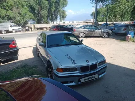 BMW 320 1993 года за 2 600 000 тг. в Алматы