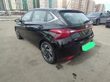 Hyundai i20 2023 года за 8 050 000 тг. в Астана – фото 4