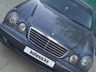 Mercedes-Benz E 320