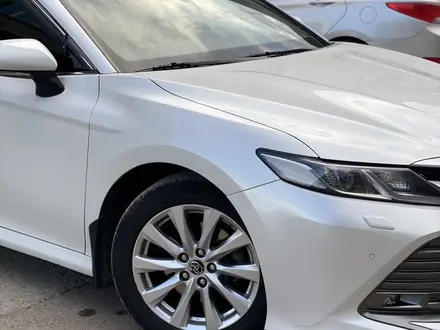 Toyota Camry 2018 года за 12 000 000 тг. в Алматы – фото 2