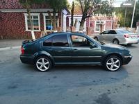 Volkswagen Jetta 2005 годаүшін2 000 000 тг. в Атырау