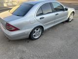 Mercedes-Benz C 180 2000 года за 3 500 000 тг. в Костанай – фото 2