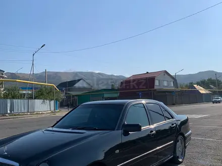 Mercedes-Benz E 320 1997 года за 3 200 000 тг. в Алматы