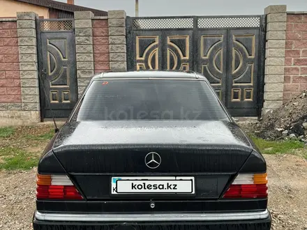 Mercedes-Benz E 230 1991 года за 1 500 000 тг. в Астана – фото 2