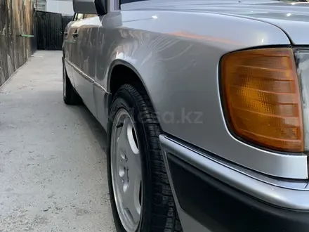 Mercedes-Benz E 230 1992 года за 2 400 000 тг. в Шымкент – фото 3