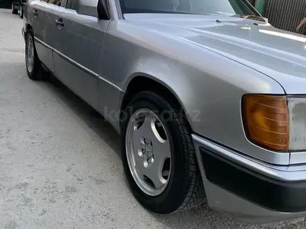 Mercedes-Benz E 230 1992 года за 2 400 000 тг. в Шымкент – фото 7