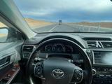 Toyota Camry 2014 года за 11 000 000 тг. в Караганда – фото 3