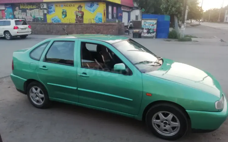 Volkswagen Polo 1998 годаfor1 200 000 тг. в Семей