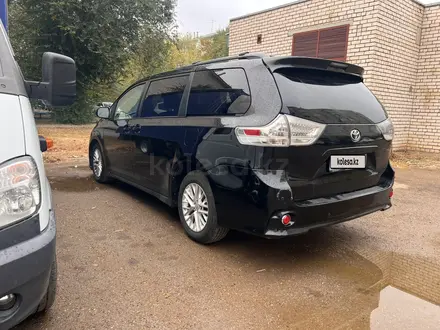 Toyota Sienna 2012 года за 7 500 000 тг. в Уральск – фото 3