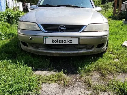 Opel Vectra 1999 года за 800 000 тг. в Усть-Каменогорск