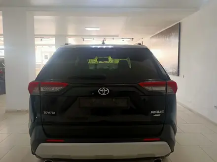 Toyota RAV4 2021 года за 18 500 000 тг. в Актобе – фото 6