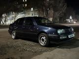 Volkswagen Vento 1992 года за 1 200 000 тг. в Уральск – фото 2