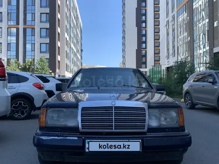 Mercedes-Benz E 300 1991 года за 1 200 000 тг. в Астана – фото 5