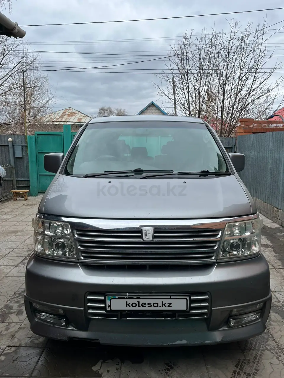 Nissan Elgrand, 1997