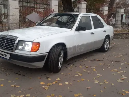 Mercedes-Benz E 230 1990 года за 1 700 000 тг. в Алматы – фото 3