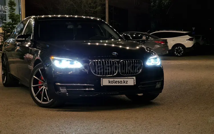 BMW 750 2013 года за 12 800 000 тг. в Уральск