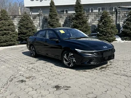 Hyundai Elantra 2024 года за 8 900 000 тг. в Алматы