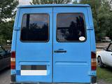 Mercedes-Benz Sprinter 1998 года за 3 000 000 тг. в Караганда – фото 4