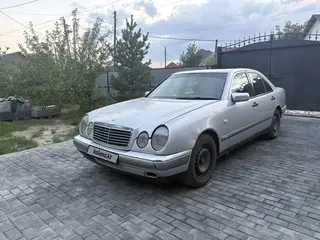 Mercedes-Benz E 230