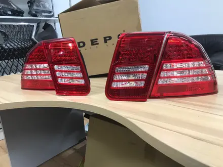 Фонарь задний для Honda Civic 01-5 Red LED Tail Lights за 65 000 тг. в Астана