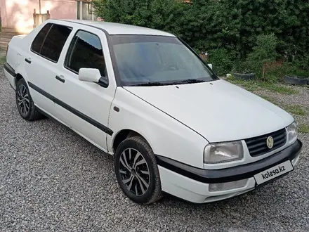 Volkswagen Vento 1996 года за 1 400 000 тг. в Шымкент – фото 4