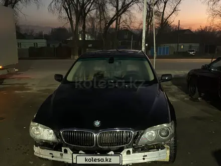 BMW 750 2006 года за 3 500 000 тг. в Алматы – фото 15