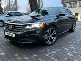 Volkswagen Passat 2021 года за 11 750 000 тг. в Алматы – фото 2