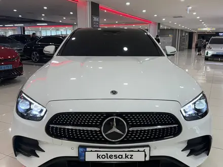 Mercedes-Benz E-Class, 2022
